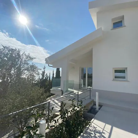 Il Mare Di Giu Boutique Bed & Breakfast